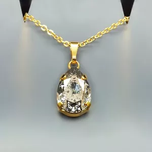 Kulons "Venēra II (Rose Patina)" ar Swarovski™ kristāliem
