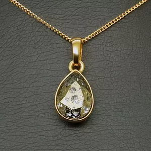 Kulons "Kristāla Lāse (Gold Patina)" ar Swarovski™ kristāliem