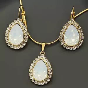 "Celestial Drop (White Opal)" jewelry set with Crystals From Swarovski™