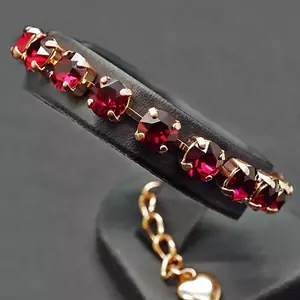 Aproce "Klasika (Ruby)" ar Swarovski™ kristāliem