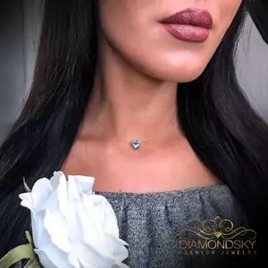 Neredzamā sudraba (Aquamarine Blue) kaklarota ar Swarovski™ kristālu