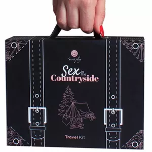 Ceļojumu komplekts SECRETPLAY Sex in the Countryside — ceļojuma aksesuāru komplekts ar daudzvalodu instrukcijām, svars 0.366 g