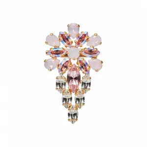 Broša "Mirteļ (Rose Water Opal / Light Rose Shimmer)" ar Swarovski™ kristāliem