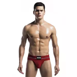 Stringi Mob Classic Red XL — modelis D-243493, minimāla pārklājuma, ikdienas piegrieze