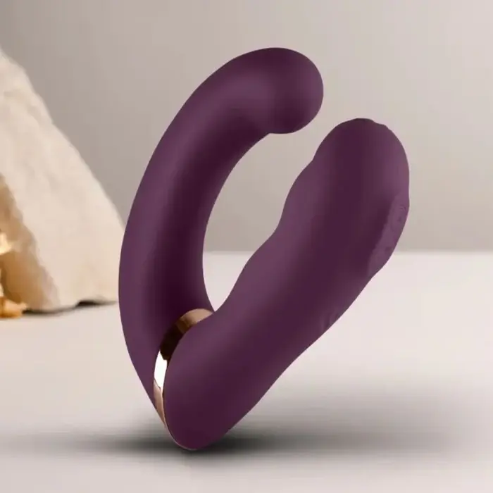 Dual vibrator rocks off Gemini Photo 3