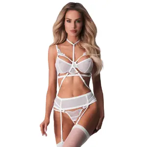 Apakšveļas komplekts OBSESSIVE Premisis — krūšturis ar boningiem, korsete-ar-piesaistēm un atvērtais stringi, izmērs 2XL–3XL, balts, 94% poliamīds 6% spandex