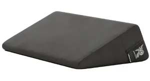 Секс-подушка Liberator Super Wedge 30" Black — клиновидная эргономичная, съемный микрофибровый чехол, 67,2×35,5×17,8 см